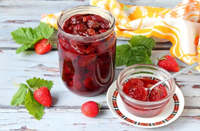 Варенье из клубники с лимоном на зиму: рецепты, Пятиминутка, с базиликом