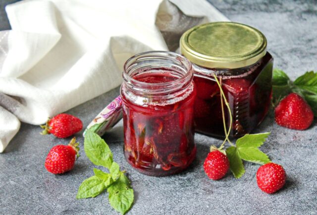 Варенье из клубники с лимоном на зиму: рецепты, Пятиминутка, с базиликом